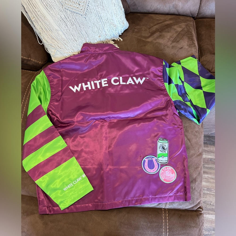 Whiteclaw wind breaker